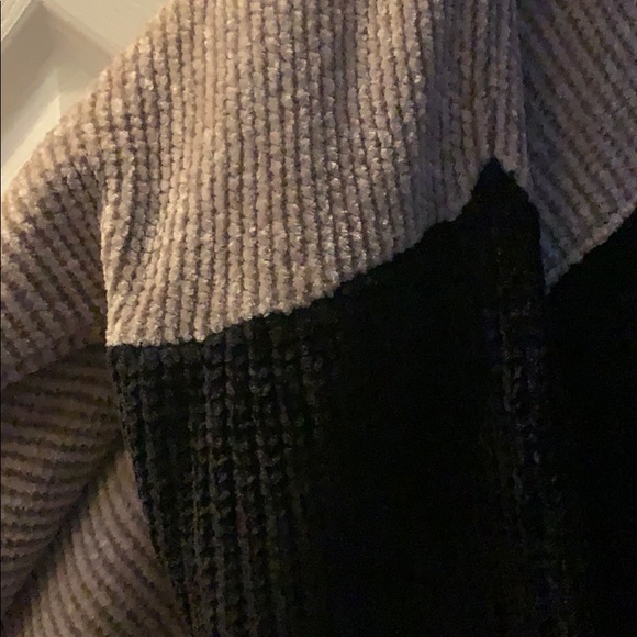 COPY - Sweater - Picture 3 of 6